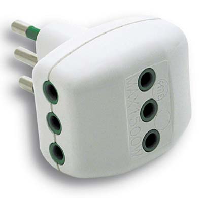 ADATTATORE TRIPLO 10A > 10A FME BIANCO 2P+T